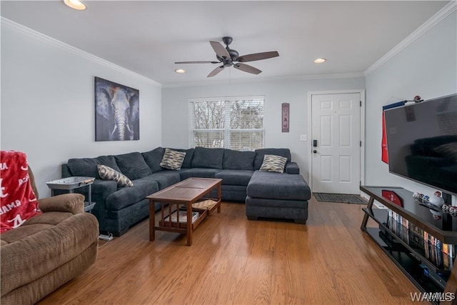 living room featuring recessed lighting, wood finished floors, a ceiling fan, and crown molding