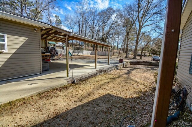 view of yard featuring a patio