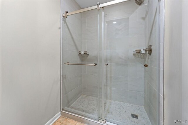 12863 N Country Dr, Tuscaloosa, AL 35475 - bathroom featuring a shower stall