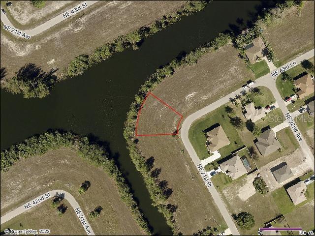 Listing photo 2 for 2113 NE 43rd Ln, Cape Coral FL 33909