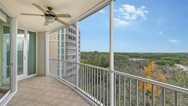 balcony featuring ceiling fan