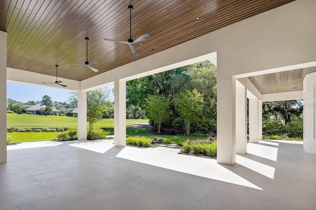 view of terrace featuring ceiling fan