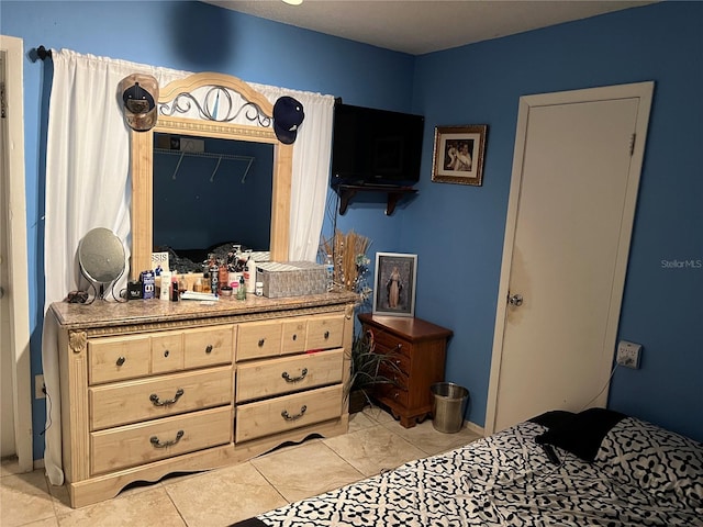 bedroom featuring a closet