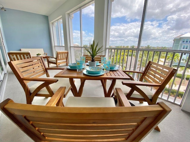 view of sunroom / solarium