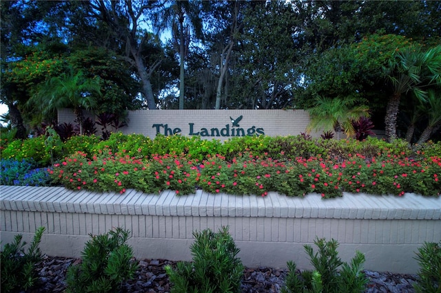 view of community / neighborhood sign