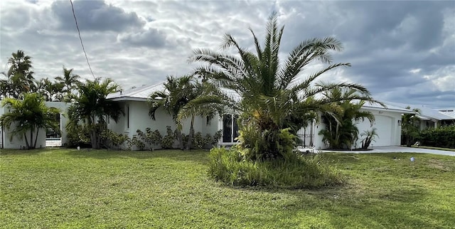 Listing photo 2 for 676 Key Royale Dr, Holmes Beach FL 34217