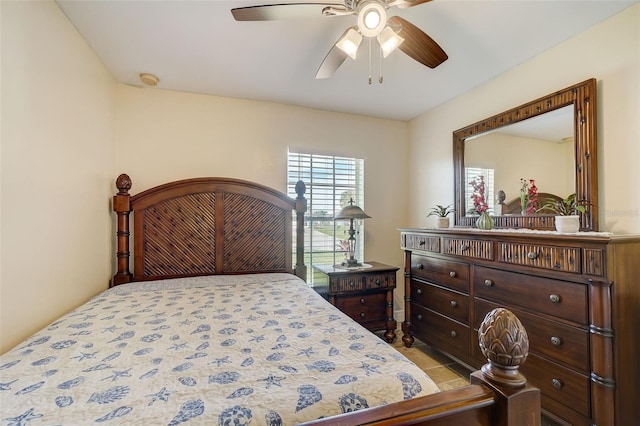 bedroom with ceiling fan