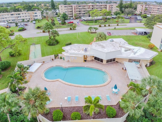 view of swimming pool