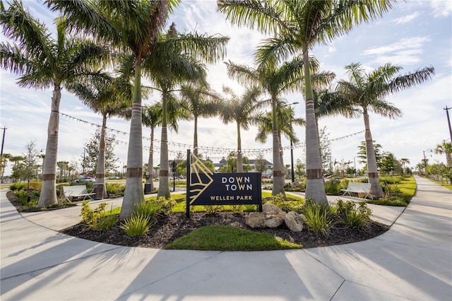 view of community / neighborhood sign