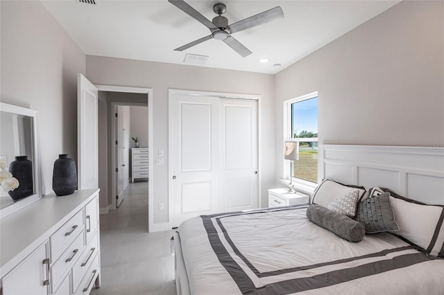 bedroom featuring recessed lighting, a closet, visible vents, and ceiling fan