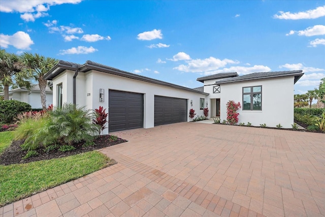 view of front facade with a garage