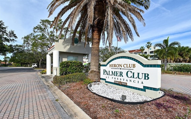 view of community / neighborhood sign