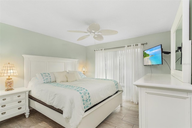 bedroom with ceiling fan