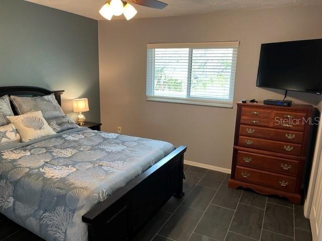 bedroom with ceiling fan