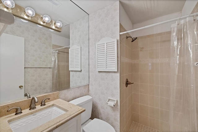 bathroom with a shower with curtain, vanity, and toilet