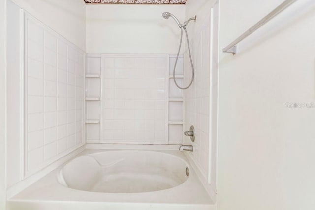 bathroom with bathtub / shower combination