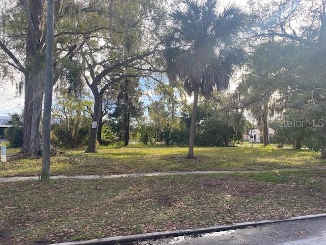 Listing photo 3 for 1406 15th St, Sarasota FL 34236