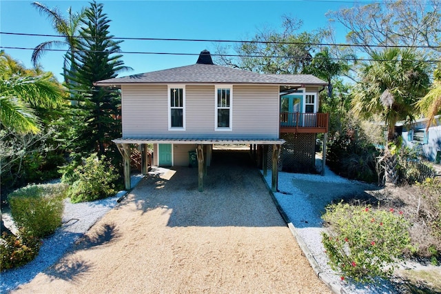 view of front facade featuring a carport