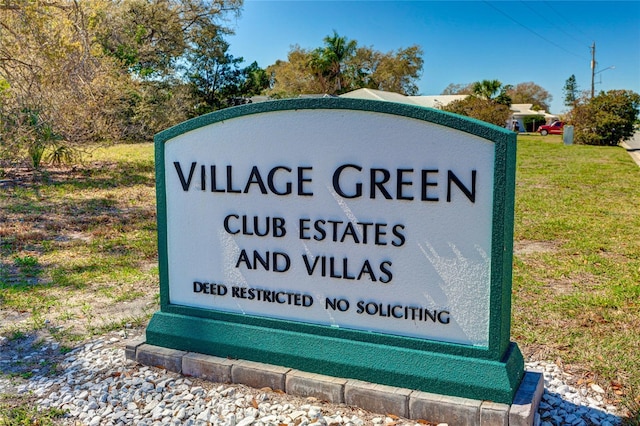 view of community / neighborhood sign