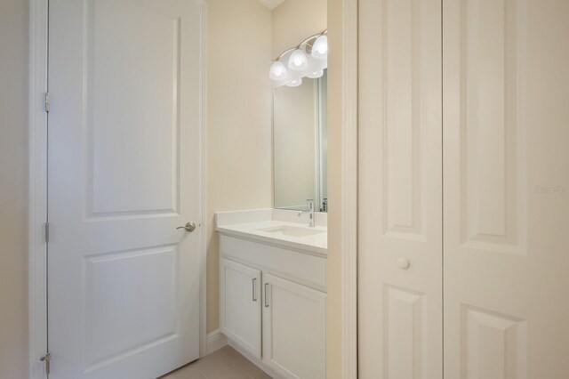 bathroom featuring oversized vanity