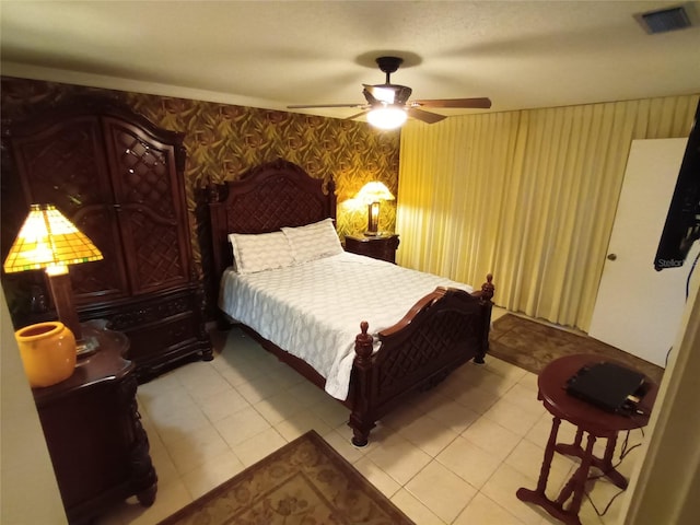 bedroom with ceiling fan