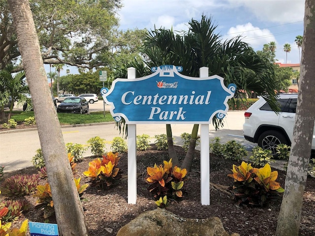 view of community / neighborhood sign