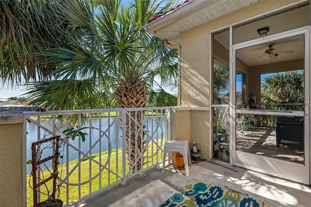 balcony featuring ceiling fan