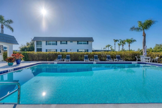 view of swimming pool