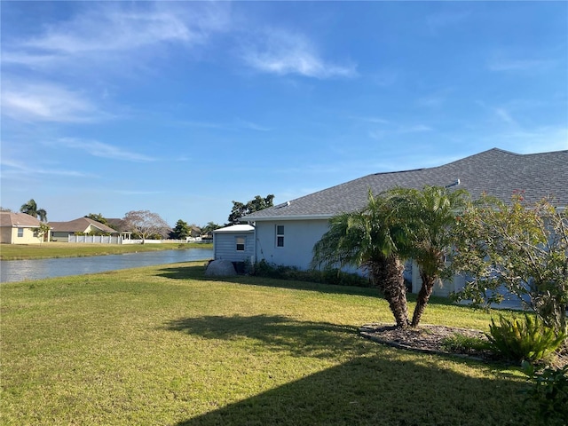 view of yard featuring a water view