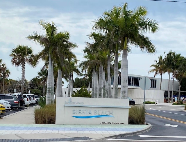 view of community / neighborhood sign