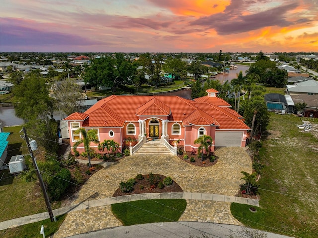 view of aerial view at dusk