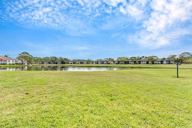 view of yard featuring a water view