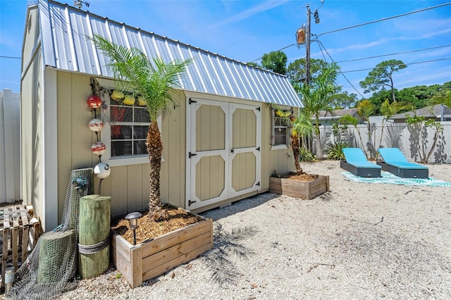 view of outbuilding