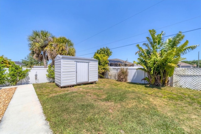 view of yard with a shed