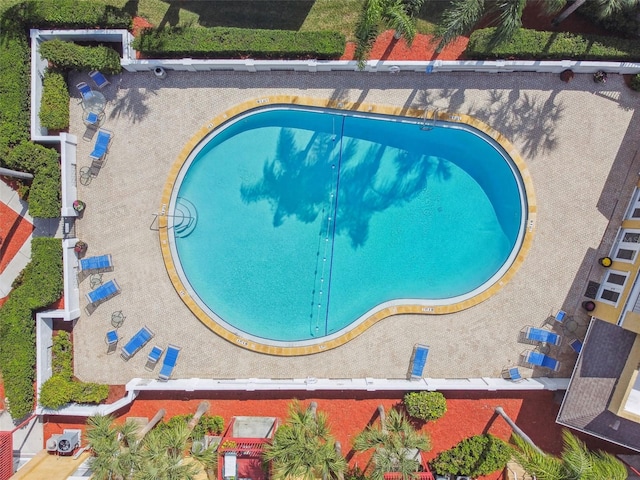 view of swimming pool