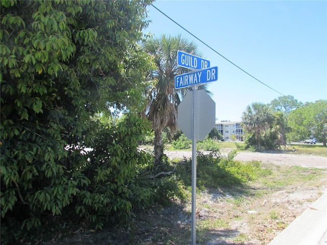 Listing photo 3 for 648 Guild Dr, Venice FL 34285