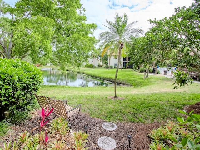 view of yard featuring a water view