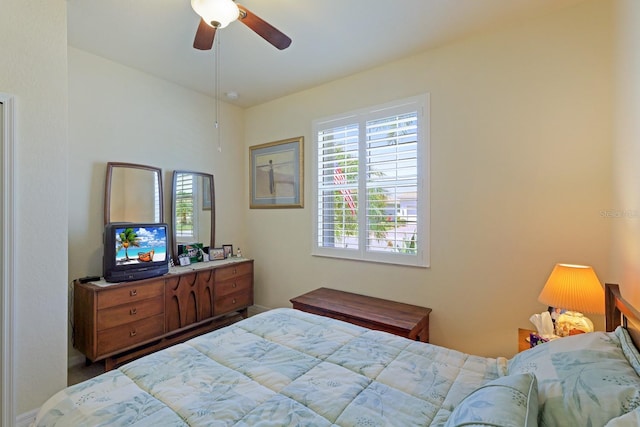 bedroom featuring ceiling fan