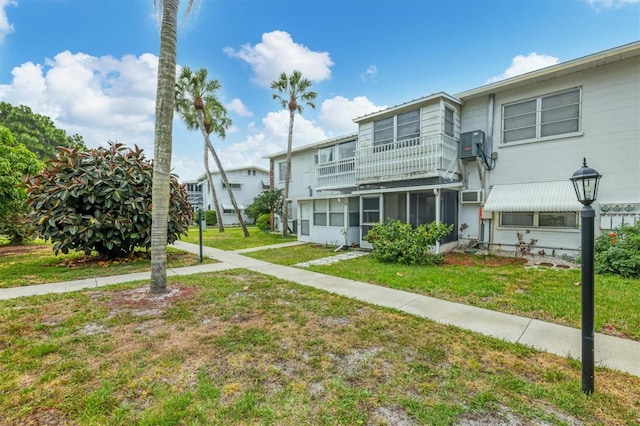 view of front of house with a front yard