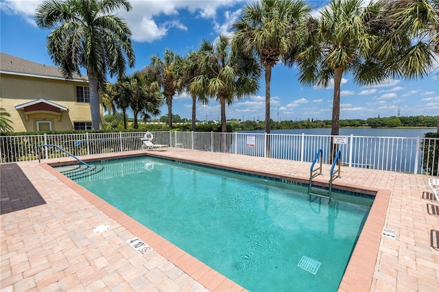 view of swimming pool