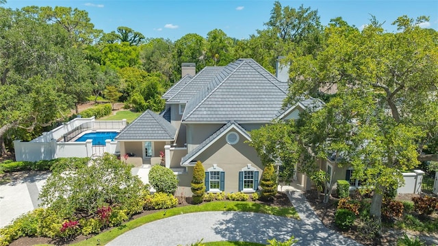 view of front of property