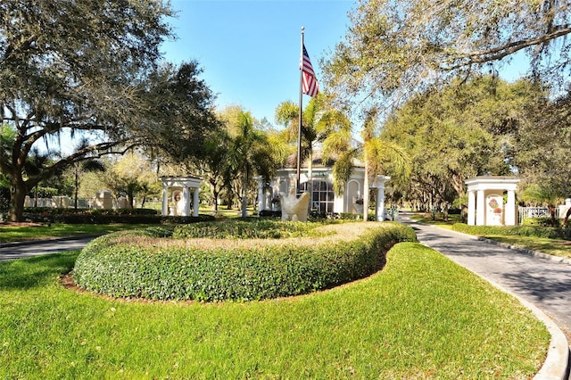 view of front facade