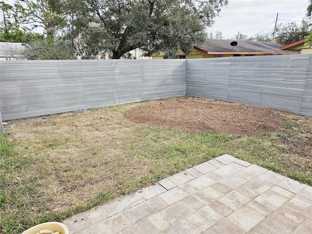 view of yard with a patio area