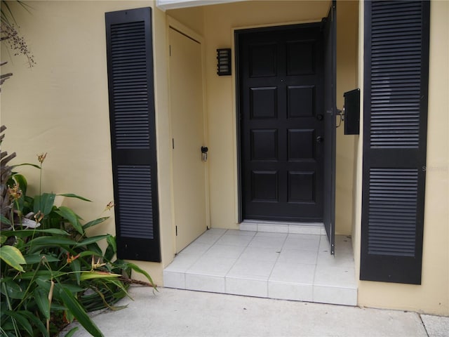 view of exterior entry