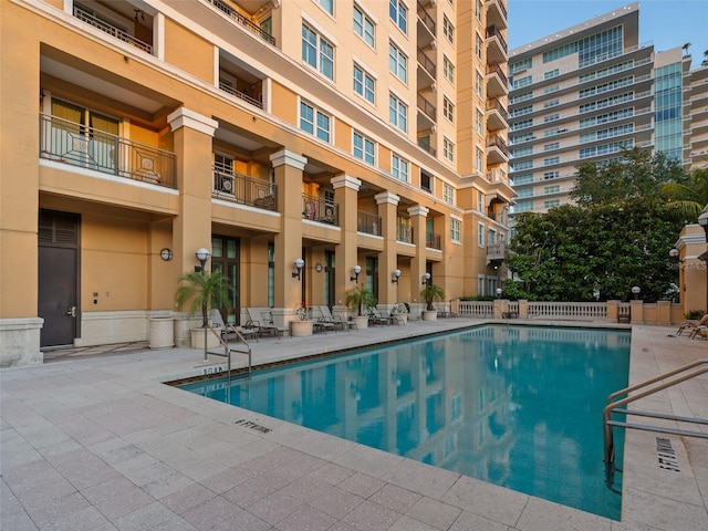 view of swimming pool