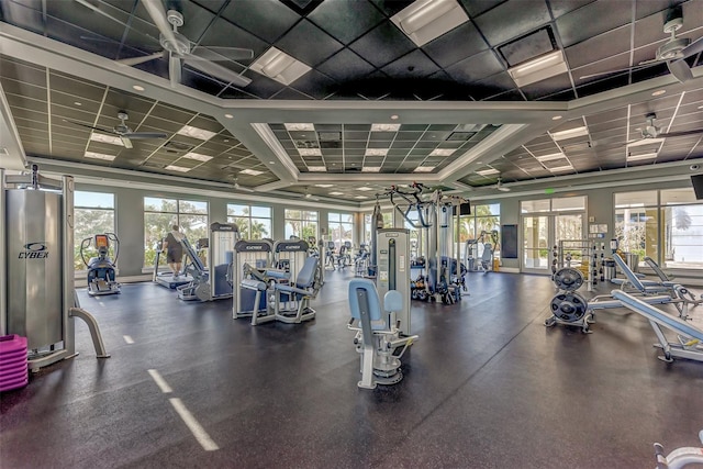 exercise room featuring ceiling fan