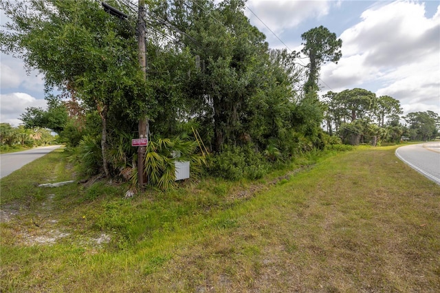 Listing photo 3 for De Leon Dr, North Port FL 34287