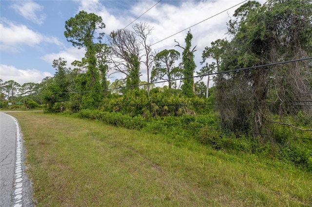 Listing photo 2 for De Leon Dr, North Port FL 34287