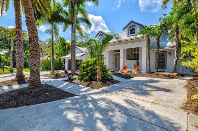 view of front of home featuring a porch