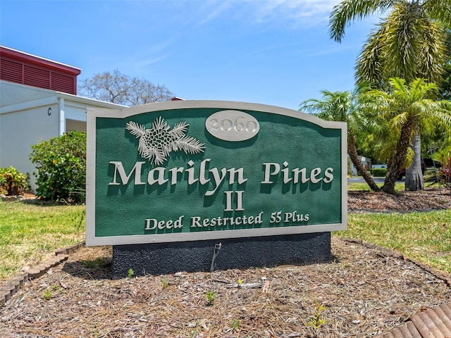 view of community / neighborhood sign